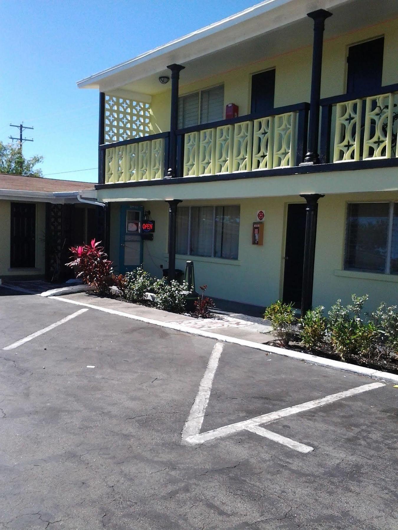 Hotel Martinique à Lake Worth Beach Extérieur photo